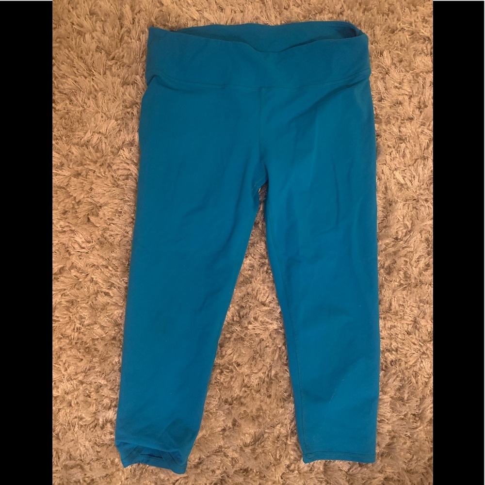 Fabletics Teal Cropped Leggings